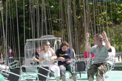 image_5245f5b7eef7c_chaises_volantes